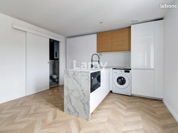 Studio 1 pièce 24 m² 