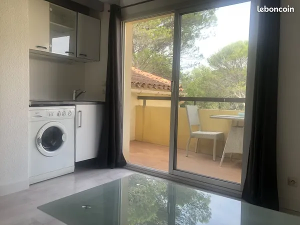 Studio 1 pièce 24 m² 