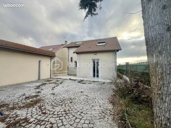 Propriété 4 pièces 140 m² 
