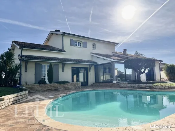 Maison 6 pièces 188 m² 