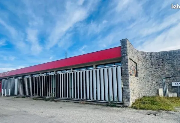 Local commercial 400 m² 