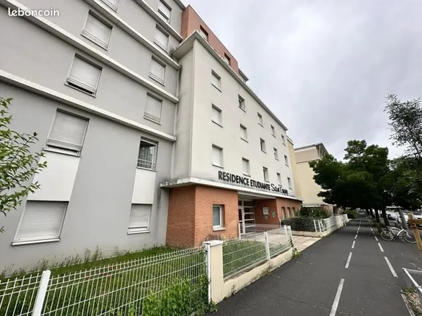 Studio 1 pièce 18 m² 