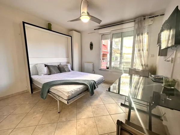 Studio 1 pièce 21 m² 