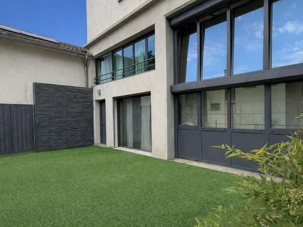 Duplex avec terrasse coeur Monplaisir 