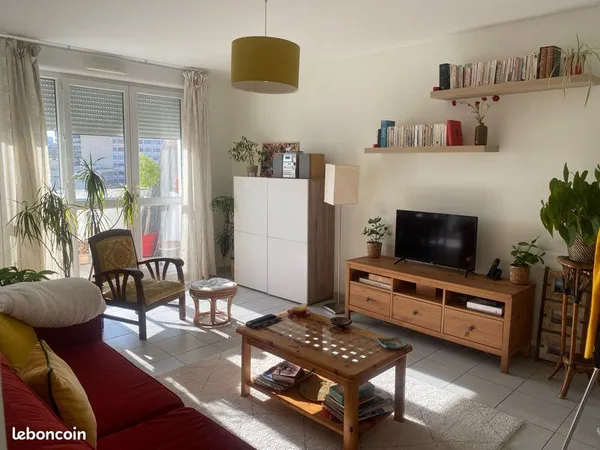 Location appartement T3 meublé avec terrasse et garage 