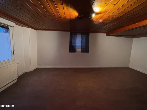 Studio 38 M2 palente proche tram 