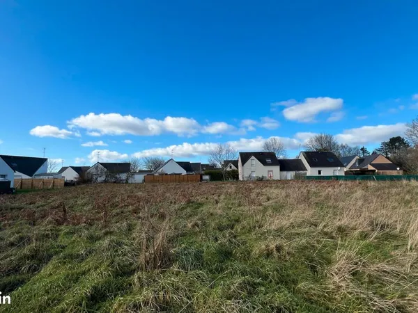 Terrain 369 m² BRECH 