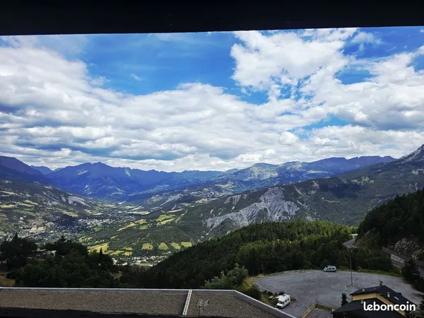 Studio 1 pièce 24 m² 