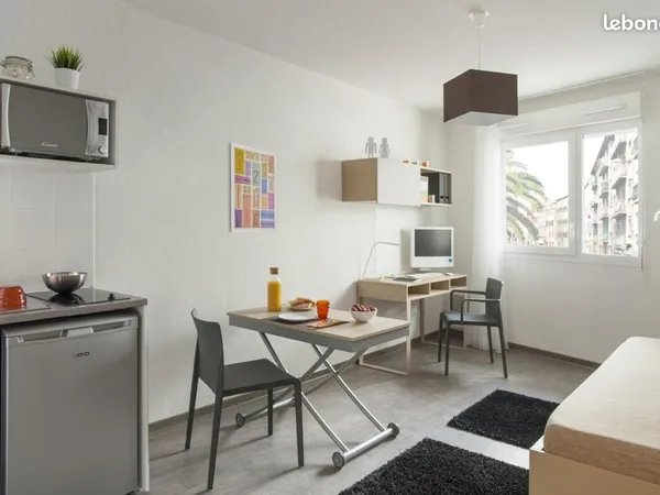 Studio 1 pièce 18 m² 