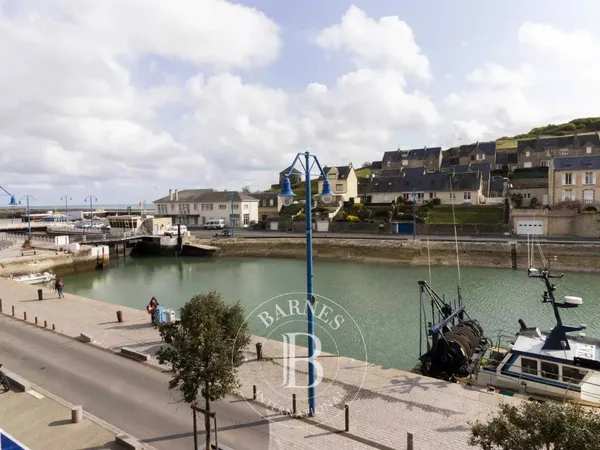Port en Bessin, Immeuble de rapport (2 appartements rénovés) avec vue sur le Port. 