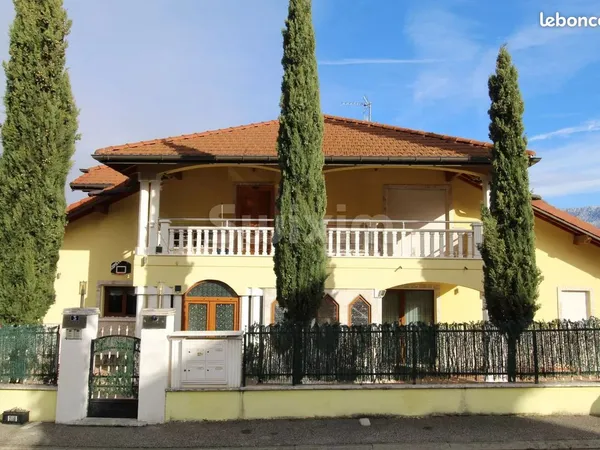 Propriété 15 pièces 366 m² 