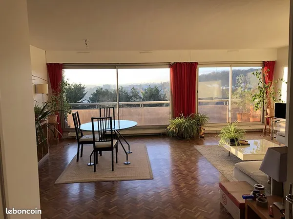 Bel appartement 4 pièces - Vue panoramique - Balcon - Box - Disponible immédiatement 
