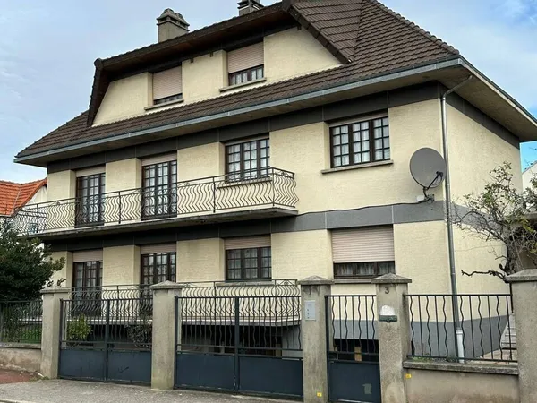 Pavillon 9 pièces 206 m² 