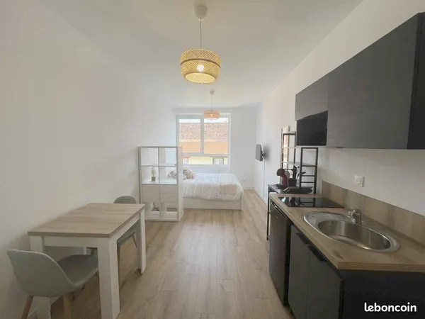 Studio 1 pièce 23 m² 