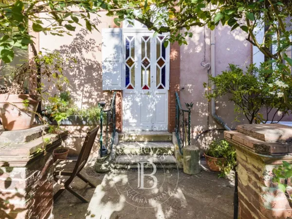 JARDIN DES PLANTES/BUSCA - APPARTEMENT DE 130M² AVEC JARDIN 
