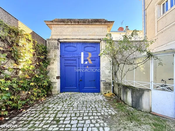 Maison 16 pièces 375 m² 
