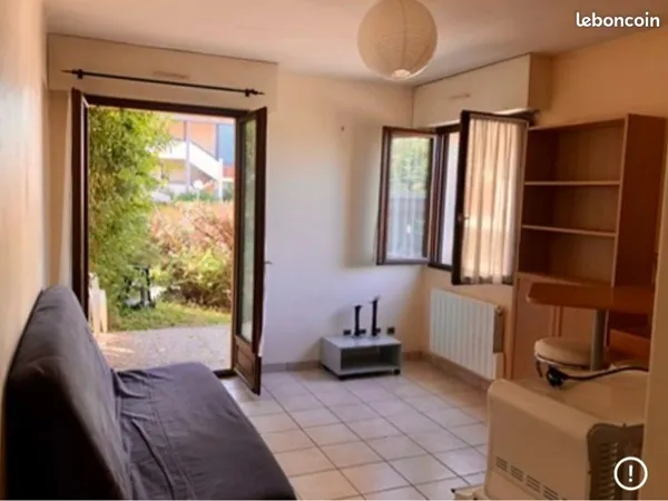 Studio meublé 
