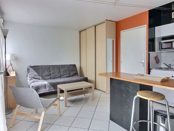 STUDIO - MEUBLE - LYON 7 