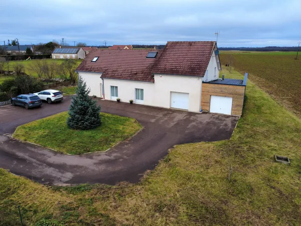 MAISON FAMILIALE PROCHE MONTBARD 