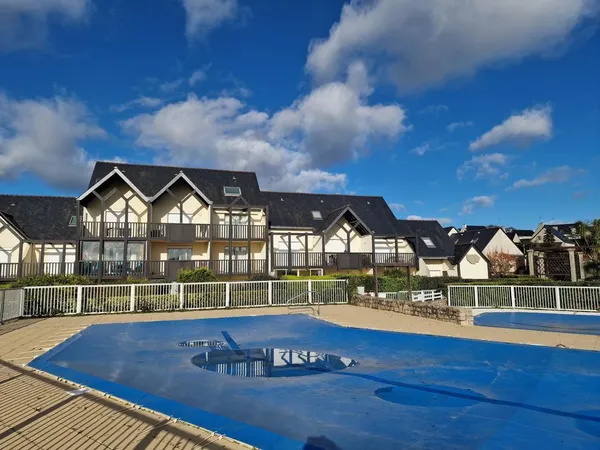 Résidence mer + piscine,forte demande locative. 