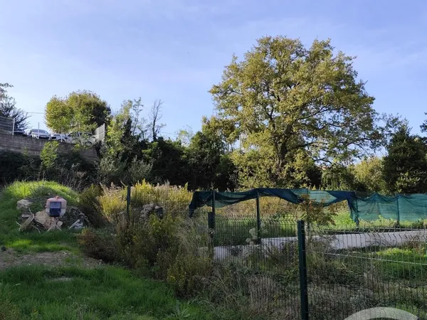 Terrain 700 m² 