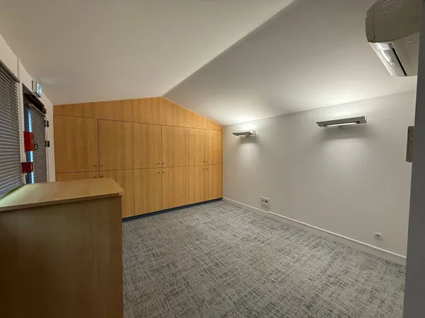 Local commercial 105 m² 
