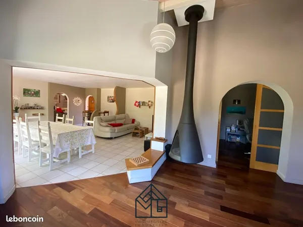 Maison 7 pièces 185 m² 