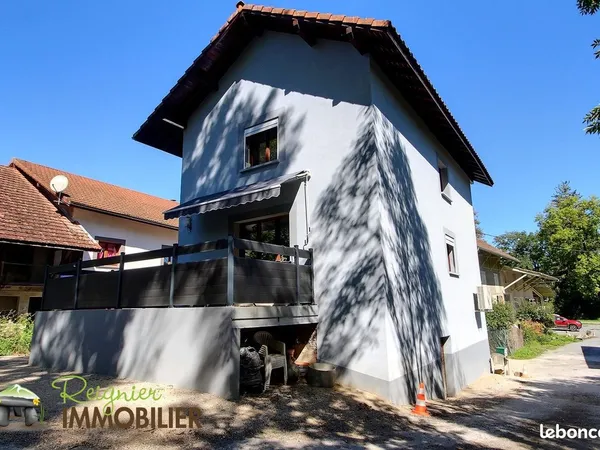 Charmante maison traditionnelle de 110 m² avec sous-sol complet 