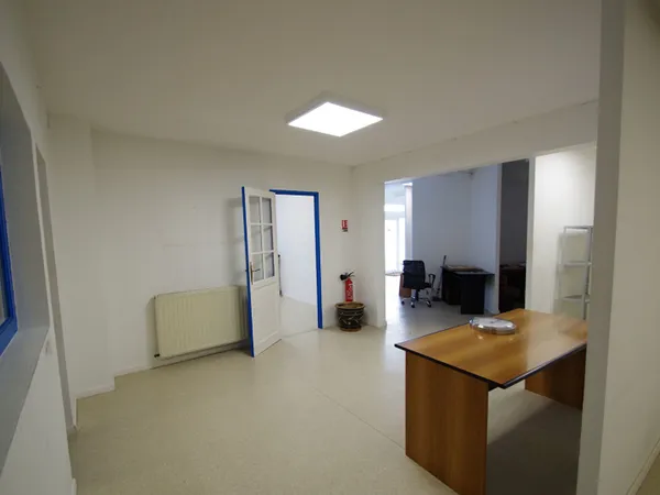 LA ROCHELLE Local commercial 180 m² 