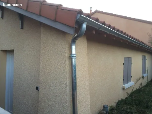 Belle maison F2 meublée avec terrain et parking à RIOM 