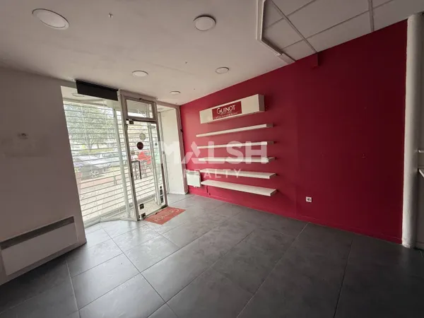 Local commercial 142 m² 