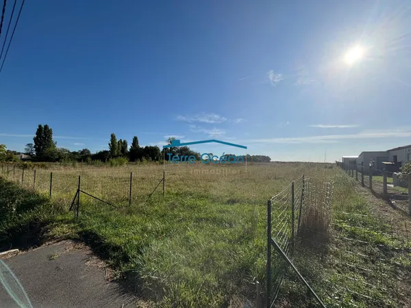 Terrain Vente Rioux  2478m² 92730€