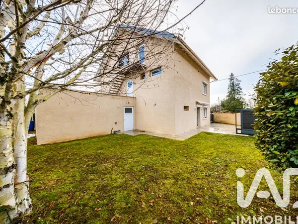 Maison 7 pièces 221 m² 