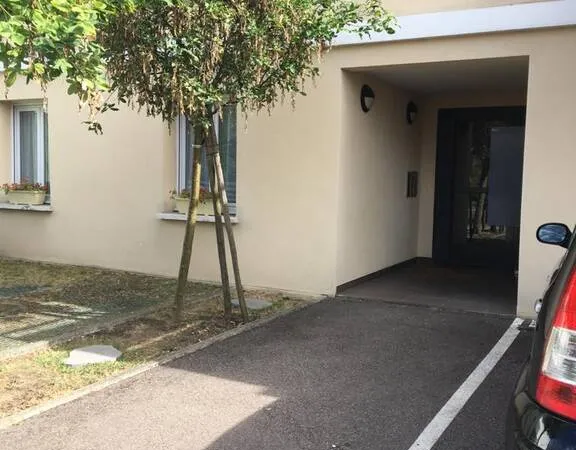 Studio 1 pièce 33 m² 