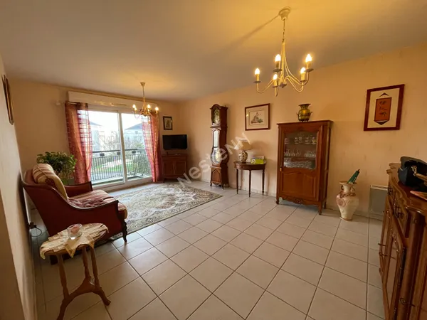 Appartement Avrillé - 2 chambres - balcon - stationnement sous-sol 