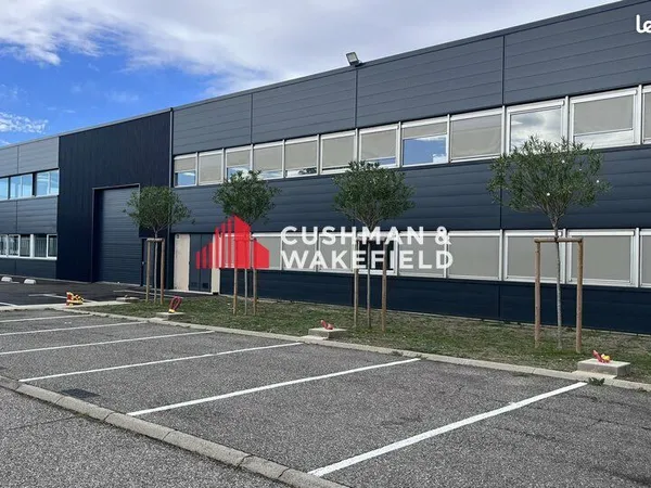 Local d'activité 1 220 m² 
