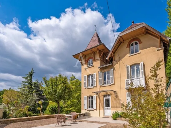 Vends maison 250m², centre ville de Mâcon