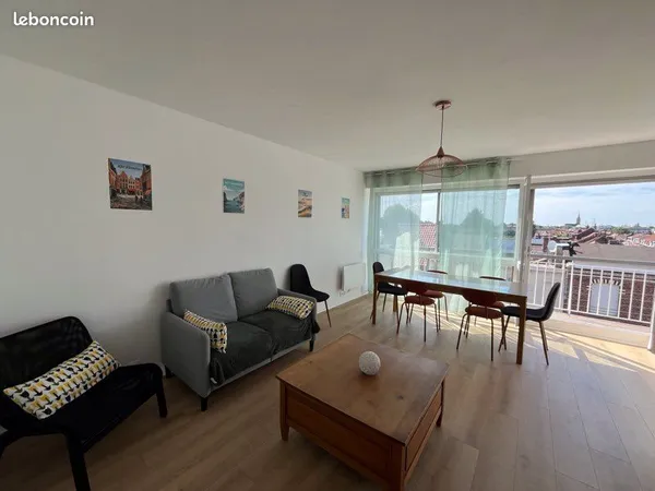 Une chambre disponible dans colocation étudiante 