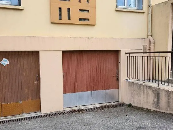 Parking - Garage Location Salon-de-Provence   94€