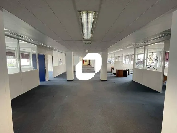 Bureaux 488 m² 