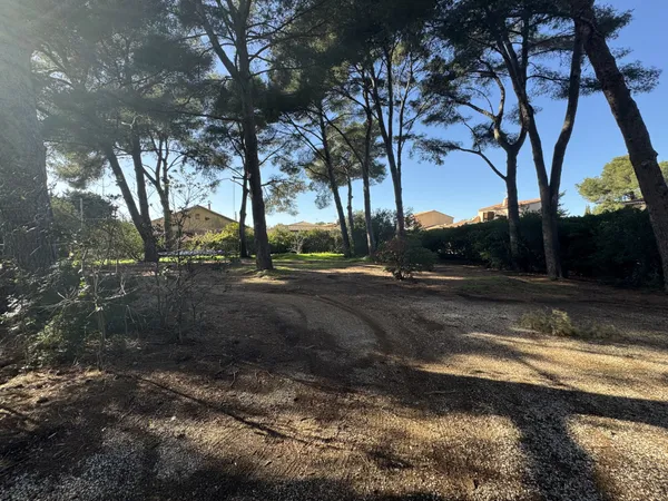 Bucarin - Rocade des Playes - Terrain à bâtir plat (emprise 