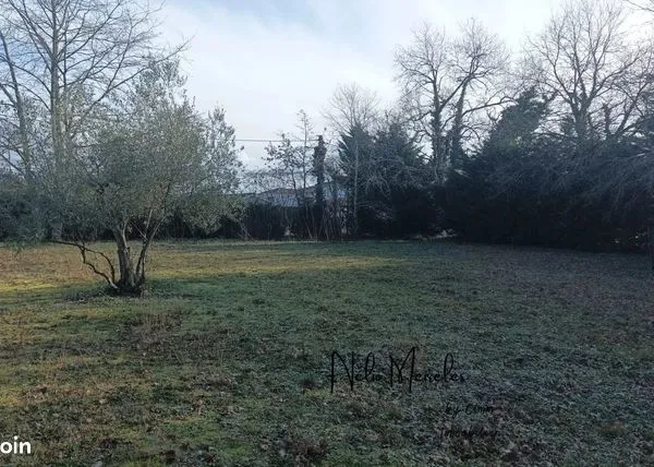 Terrain 1100 m² 