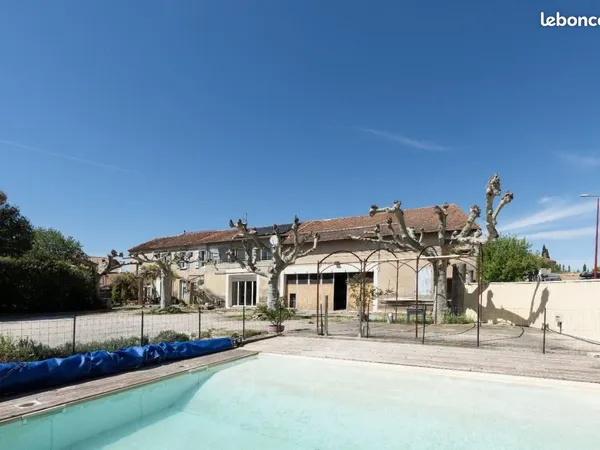 Maison 5 pièces 252 m² 