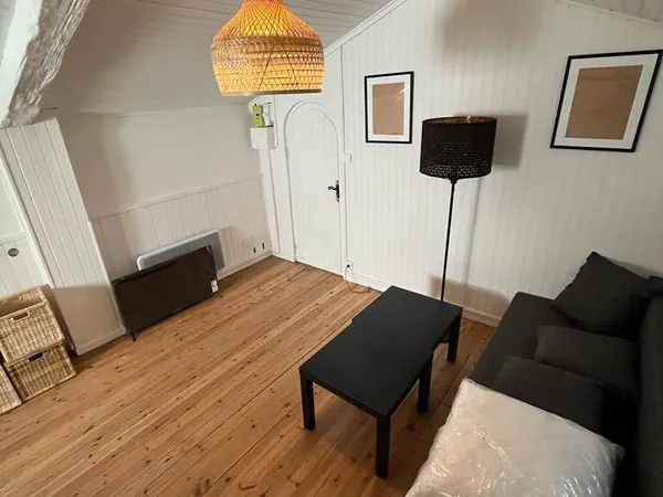 Studio 1 pièce 17 m² 