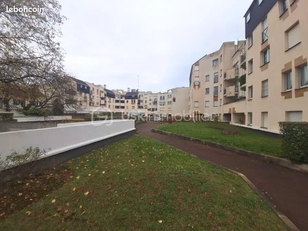 Studio 1 pièce 29 m² 
