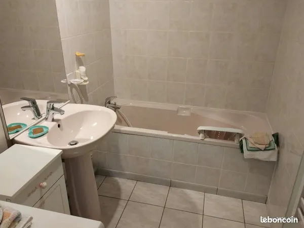 Appartement F2 lumineux proche centre-ville Pontarlier 