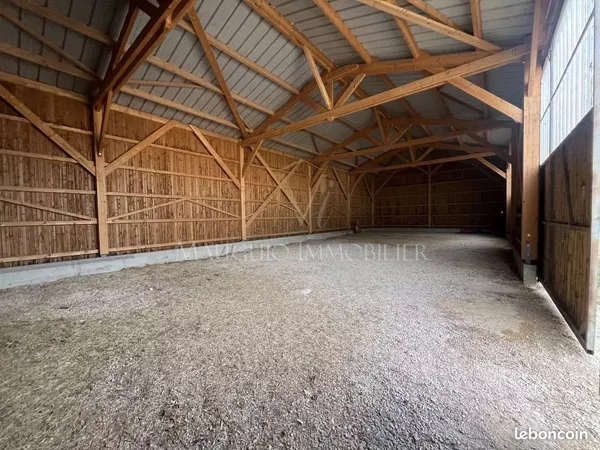 Local 270 m² Baillargues 