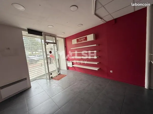 Local commercial 142 m² 