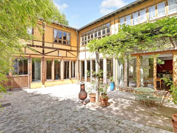 Malakoff - Maison de charme au style loft, dans un écrin de verdure 