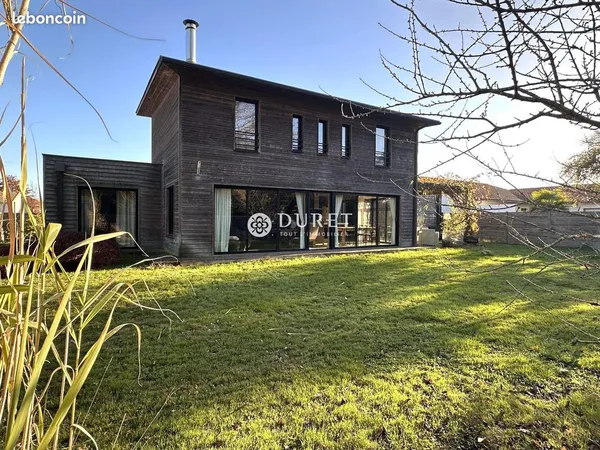 Maison 7 pièces 204 m² 